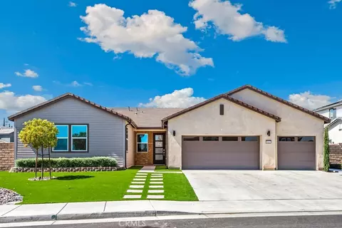 30663 Canary Palm Cir, Menifee, CA 92584