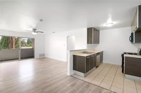 7254 Vassar Ave #308, Canoga Park, CA 91303