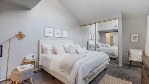 3657 Country Club Dr #E, Long Beach, CA 90807