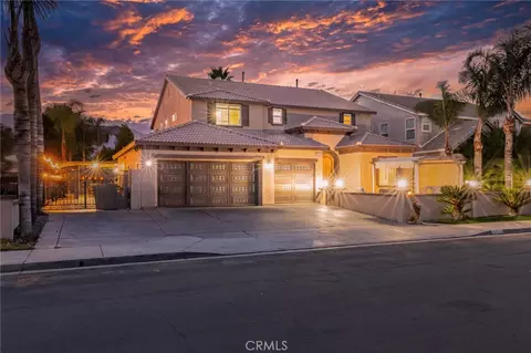 518 Peregrine Ln, San Jacinto, CA 92582