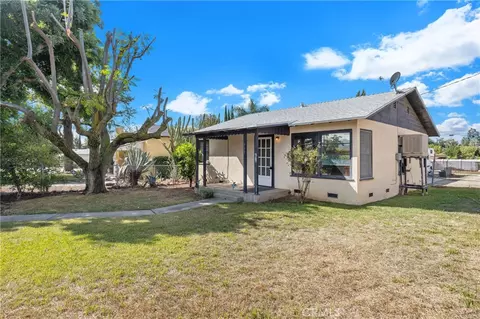 713 Michigan Ave, Beaumont, CA 92223