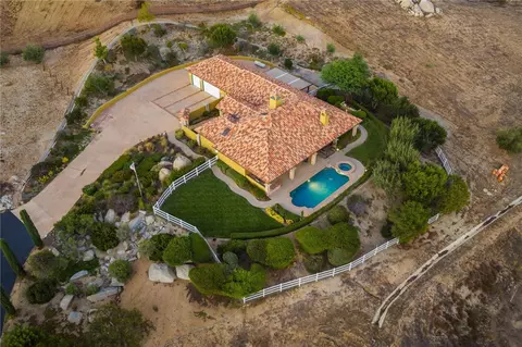 38450 Mesa Rd, Temecula, CA 92592