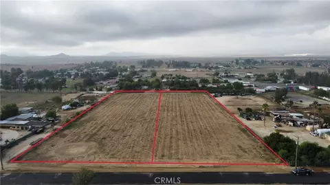 2 Lemon Ave, Perris, CA 92571