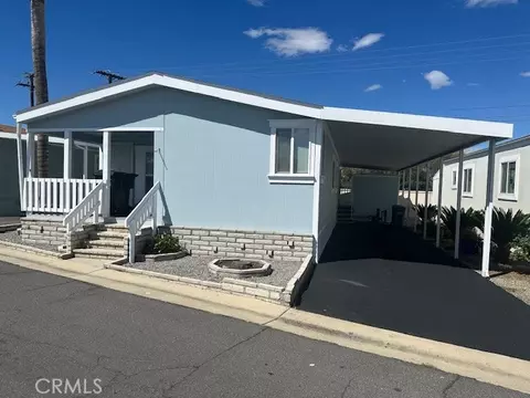 880 N Lake St #49, Hemet, CA 92544