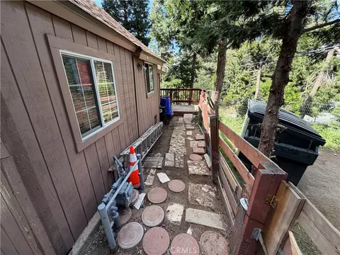 Exterior - 23370 Seeley Way, Crestline, CA 92325 photo 6 of 13