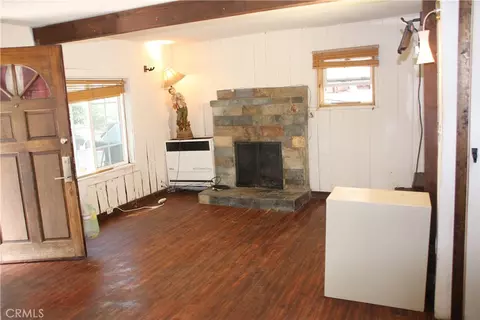Living - 23370 Seeley Way, Crestline, CA 92325 photo 1 of 2