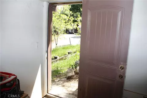 Entry Way - 23370 Seeley Way, Crestline, CA 92325 photo 5 of 5