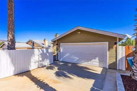 15556 Orange St, Lake Elsinore, CA 92530