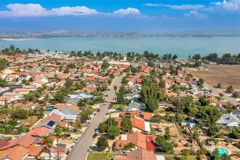 15556 Orange St, Lake Elsinore, CA 92530