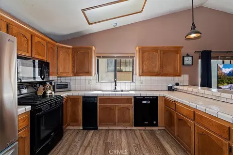 Kitchen - 1064 Pine, Big Bear City, CA 92314 photo 2 of 8