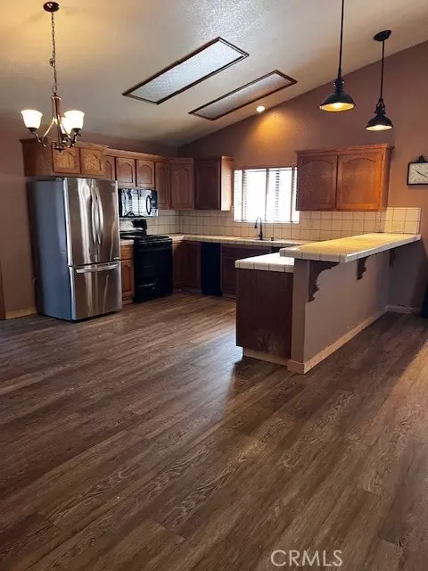 Kitchen - 1064 Pine, Big Bear City, CA 92314 photo 7 of 8