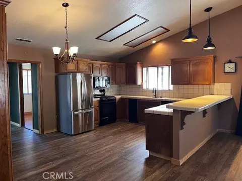 Kitchen - 1064 Pine, Big Bear City, CA 92314 photo 6 of 8
