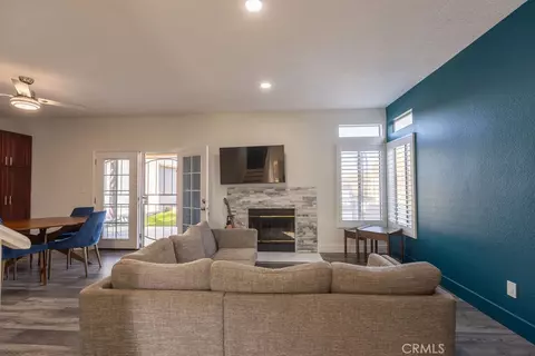 Living - 39779 Oak Cliff Dr, Temecula, CA 92591 photo 3 of 3