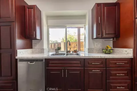 Kitchen - 39779 Oak Cliff Dr, Temecula, CA 92591 photo 1 of 2