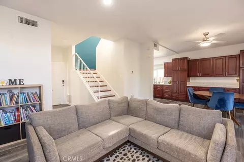 Living - 39779 Oak Cliff Dr, Temecula, CA 92591 photo 2 of 3