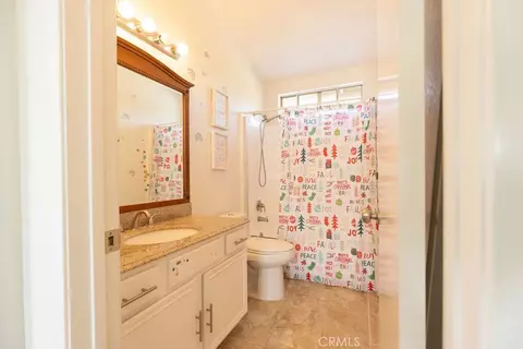 Bath - 39779 Oak Cliff Dr, Temecula, CA 92591 photo 3 of 3