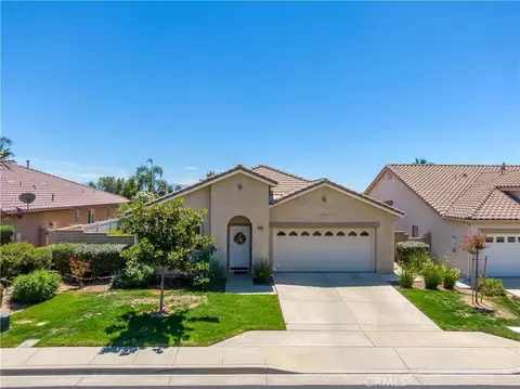 28433 Oasis View Cir, Menifee, CA 92584