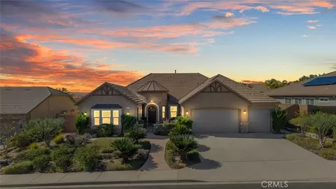 227 Tom Mcguinness Jr Cir, Fallbrook, CA 92028