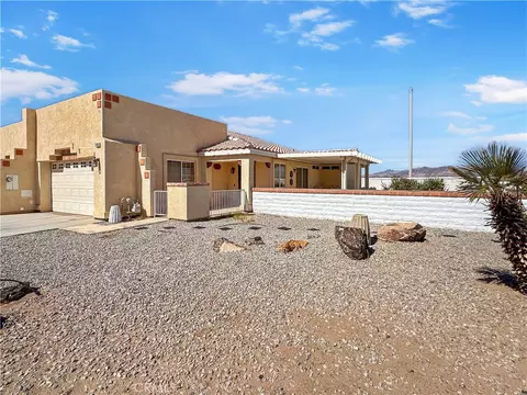 2569 Fairway Dr, Blythe, CA 92225