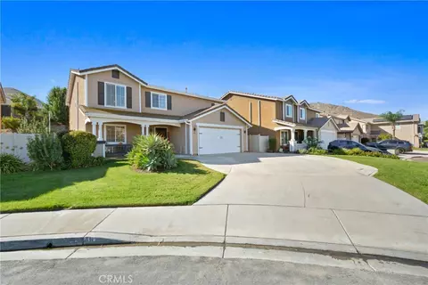 17049 La Vesu Rd, Fontana, CA 92337