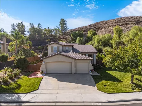 946 Harvest Dr, San Jacinto, CA 92583