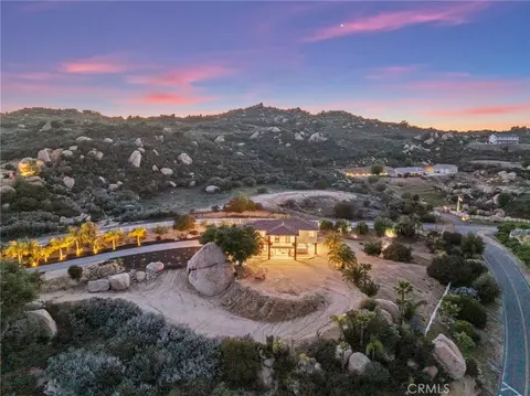 41950 Hacienda Dr, Murrieta, CA 92562
