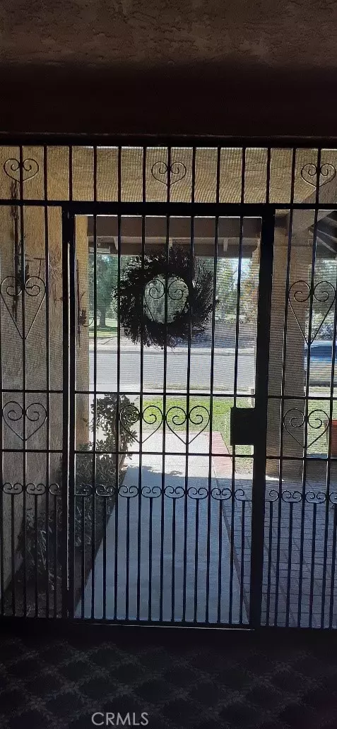 Entry Way - 1484 Pepper Tree Dr, Hemet, CA 92543 photo 2 of 3