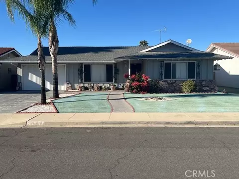 1140 Amberwood Dr, Hemet, CA 92543