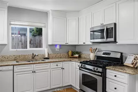Kitchen - 123 E Wilson, Orange, CA 92867 photo 2 of 3