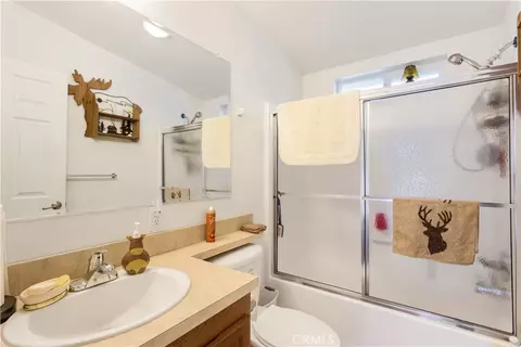 Bath - 23700 Clement Way, Idyllwild, CA 92549 photo 1 of 2