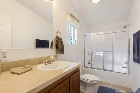 Bath - 23700 Clement Way, Idyllwild, CA 92549 photo 2 of 2