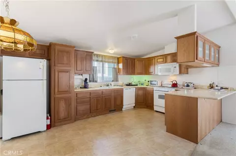 Kitchen - 23700 Clement Way, Idyllwild, CA 92549 photo 1 of 2