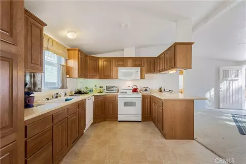 Kitchen - 23700 Clement Way, Idyllwild, CA 92549 photo 2 of 2
