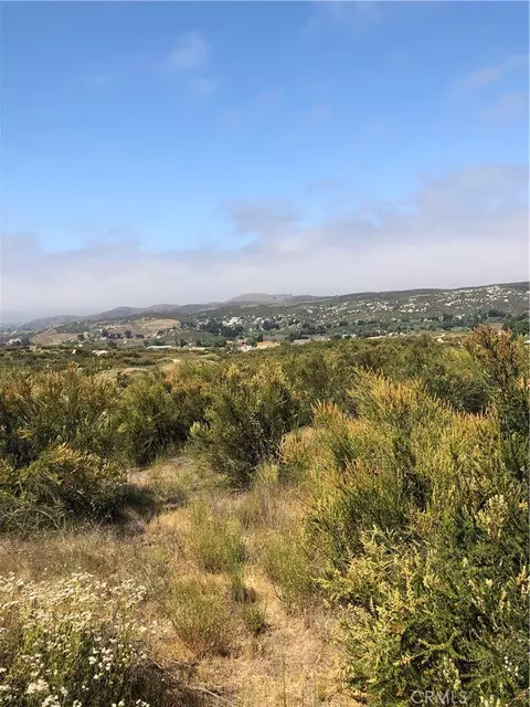 27 Rocky Knoll Rd, Hemet, CA 92544