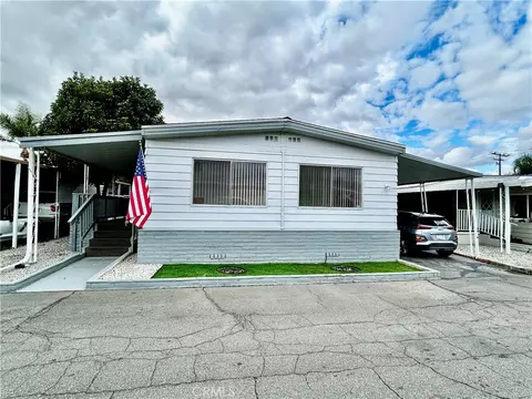 881 N Lake St #210, Hemet, CA 92544