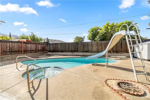3496 Briarvale St, Corona, CA 92879
