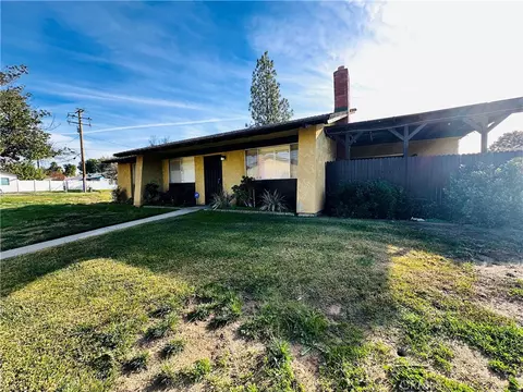 444 E Thornton, Hemet, CA 92543