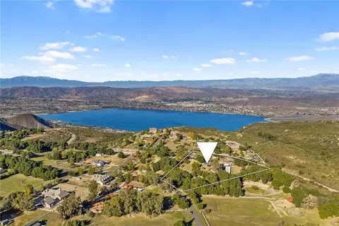 17705 Rodeo Rd, Lake Elsinore, CA 92530