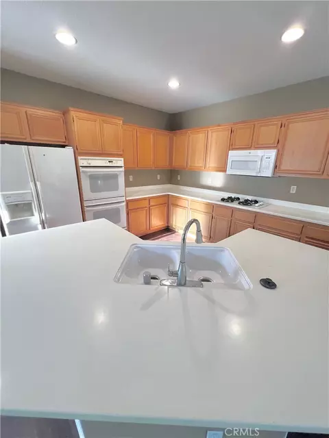 Kitchen - 27145 Cherry Grove Ct, Temecula, CA 92591 photo 3 of 5