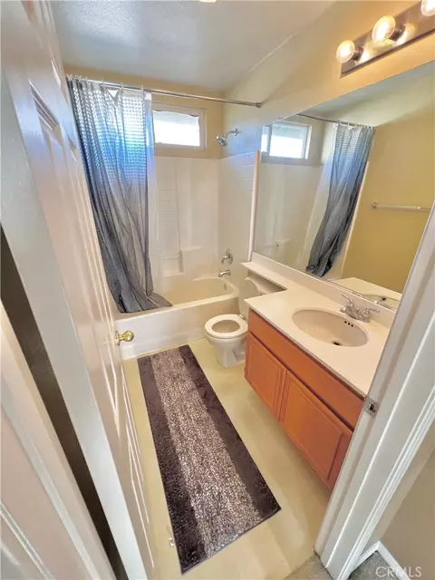 Bath - 27145 Cherry Grove Ct, Temecula, CA 92591 photo 2 of 5