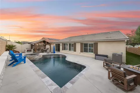 28300 Coral Dune Dr, Menifee, CA 92584