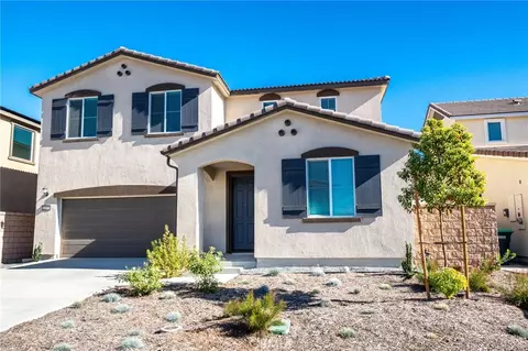 19508 Hanging Rock Rd, Lake Elsinore, CA 92532