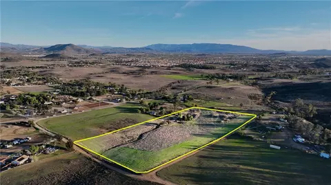 1 Aduddell Dr, Menifee, CA 92584