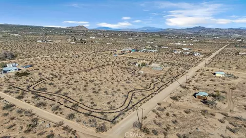 View/Area - 1998 Cambria Ave, Landers, CA 92285 photo 5 of 11
