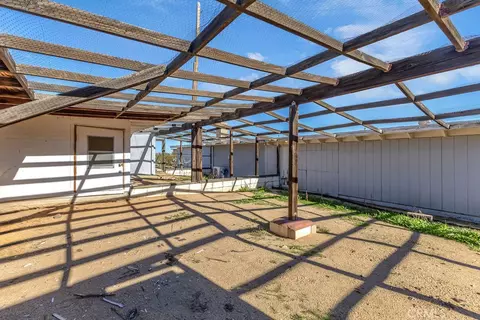 Exterior - 1998 Cambria Ave, Landers, CA 92285 photo 4 of 6