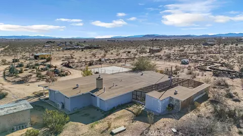 View/Area - 1998 Cambria Ave, Landers, CA 92285 photo 9 of 11