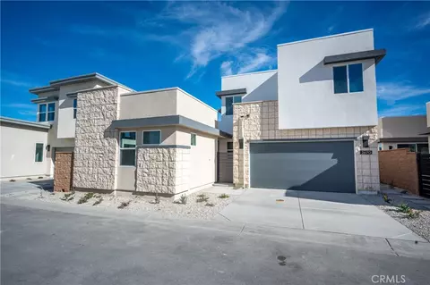 2670 Maverick Ln, Palm Springs, CA 92264