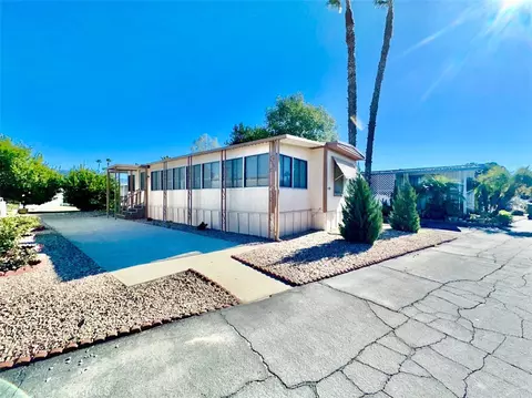 332 N Lyon #105, Hemet, CA 92543