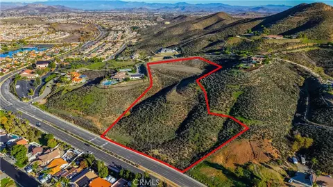 30665 Sorrel Ln, Canyon Lake, CA 92587