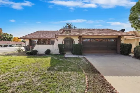 1825 Flame Tree Way, Hemet, CA 92545